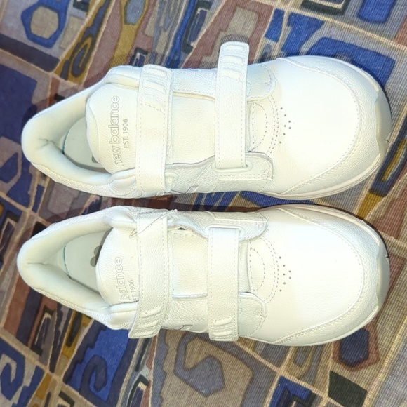 Women's New Balance Sneakers - Picture 2 of 7